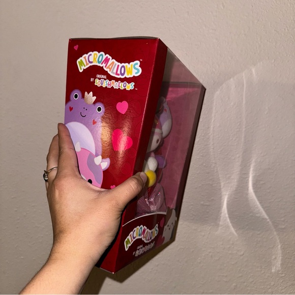 VALENTINES DAY SQUISHMALLOWS - Picture 4 of 5